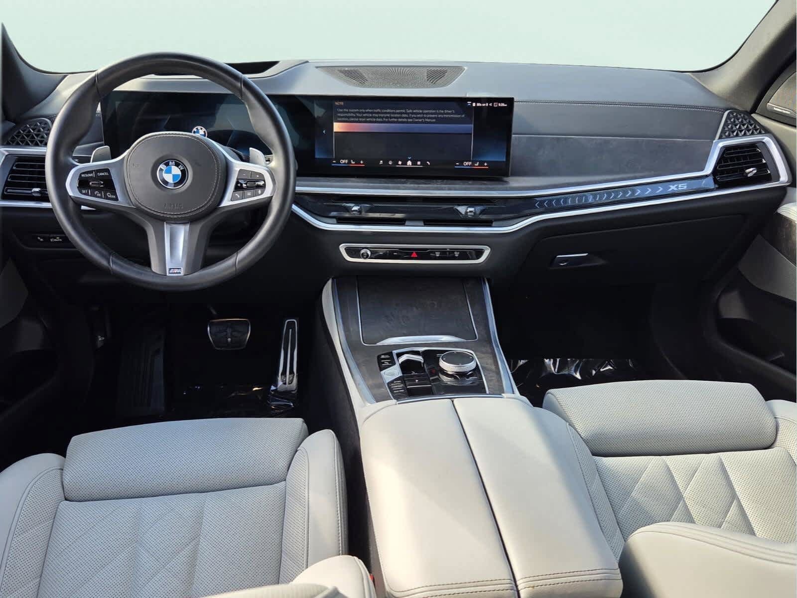 Used 2025 BMW X5 sDrive40i w/ M Sport Package RWD image 13