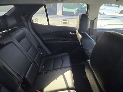 Used 2020 Chevrolet Equinox Premier image 3