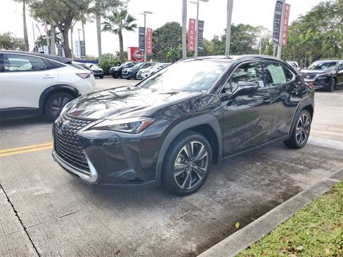 Used 2019 Lexus UX 200 image 3