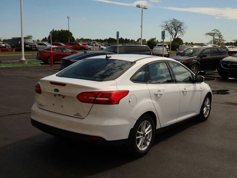 Used 2015 Ford Focus SE FWD image 5