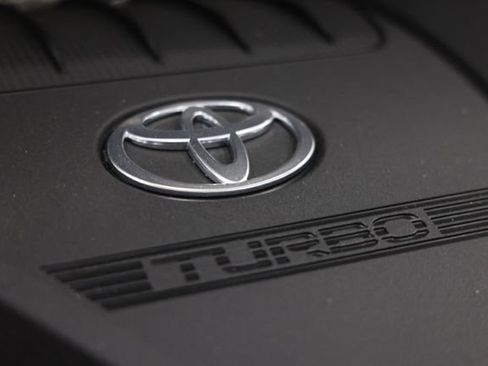 Used 2024 Toyota Highlander XSE FWD image 7