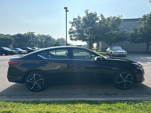 Used 2024 Nissan Altima 2.5 SR FWD image 4