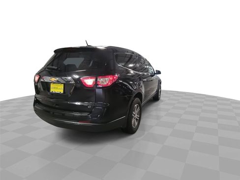 Used 2017 Chevrolet Traverse LT FWD image 8
