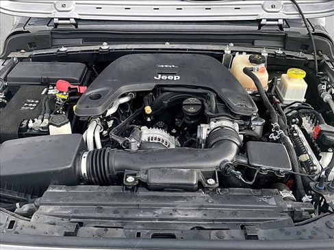 Used 2020 Jeep Gladiator Rubicon AWD/4WD image 11