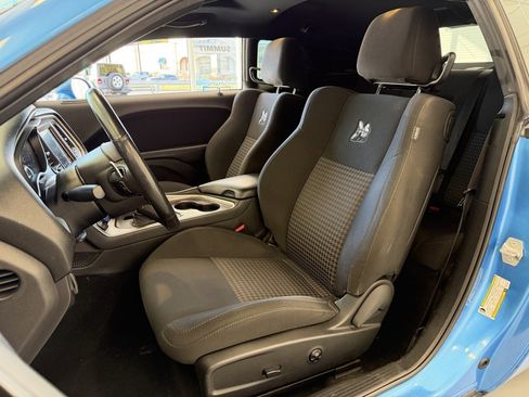 Used 2019 Dodge Challenger R/T Scat Pack w/ Shaker Package image 39