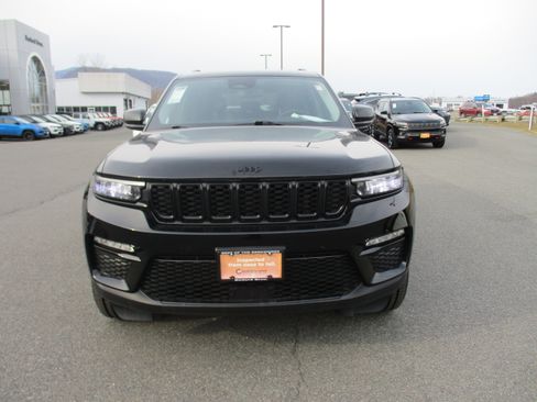 Certified 2023 Jeep Grand Cherokee Limited w/ Black Appearance Package image 2
