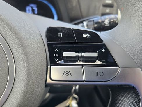 Used 2024 Hyundai Elantra SE FWD image 20