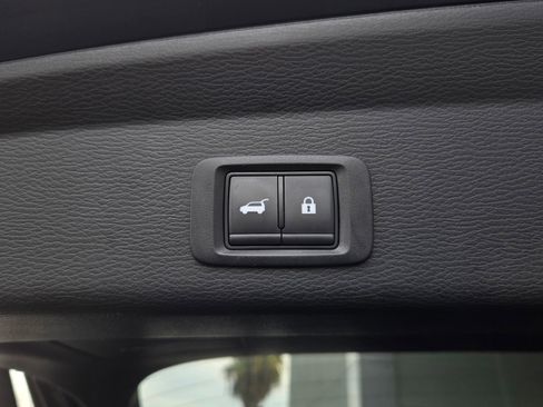 Used 2024 Mitsubishi Outlander SE Black Edition image 27