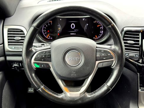 Used 2020 Jeep Grand Cherokee Altitude image 21