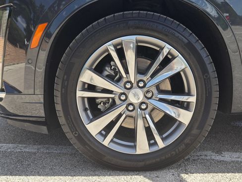 Used 2022 Cadillac XT6 Premium Luxury w/ Technology Package FWD image 31