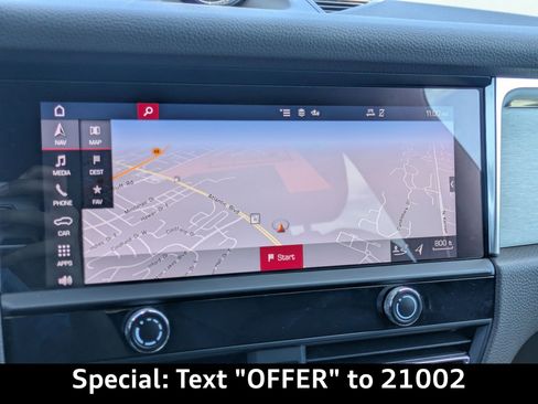 Used 2022 Porsche Macan image 24