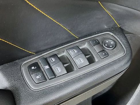 Used 2022 Dodge Charger Scat Pack RWD image 9