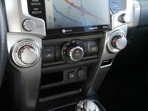 Certified 2024 Toyota 4Runner SR5 Premium image 25