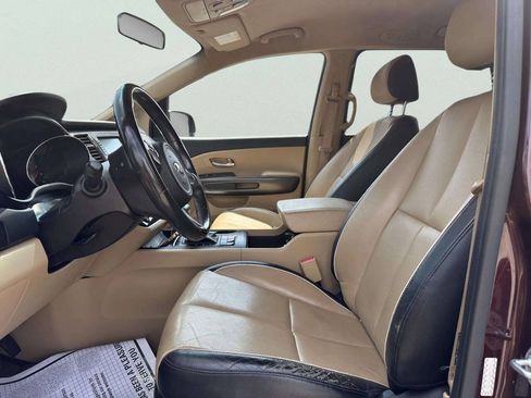 Used 2017 Kia Sedona LX w/ LX Essentials Premium Package FWD image 9
