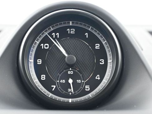 Used 2026 Porsche Macan image 12