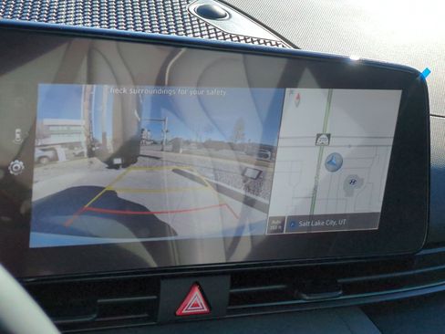 Certified 2025 Hyundai Elantra Limited image 23