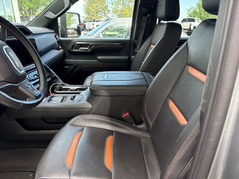 Used 2024 GMC Sierra 3500 AT4 w/ AT4 Premium Plus Package AWD/4WD image 3