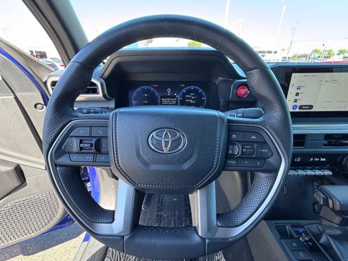 Used 2024 Toyota Tacoma TRD Sport AWD/4WD image 24