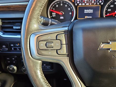 Used 2021 Chevrolet Suburban Premier w/ Premium Package image 17