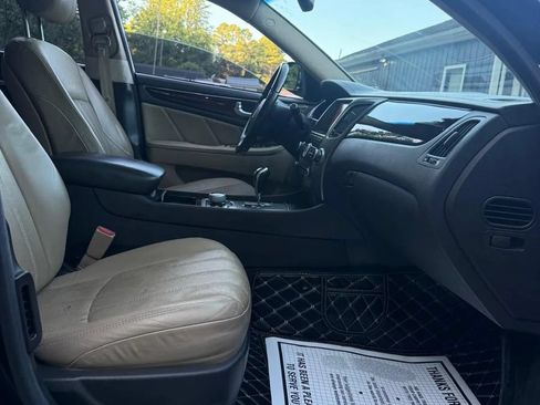 Used 2012 Hyundai Equus Signature RWD image 18