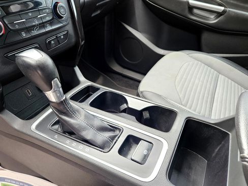 Used 2017 Ford Escape SE w/ SE Sport Appearance Package image 13