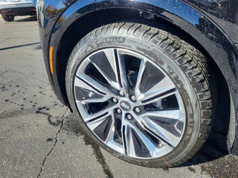 New 2026 Cadillac Lyriq Signature Luxury image 7