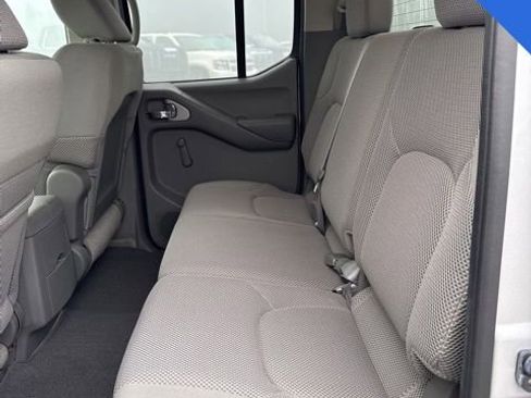 Used 2013 Nissan Frontier S image 9