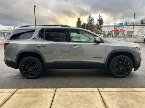 Used 2022 GMC Acadia SLT w/ Elevation Edition image 6