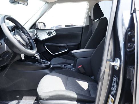 Used 2024 Kia Soul LX w/ Option Group 015 FWD image 4
