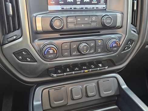 Used 2019 Chevrolet Silverado 2500 LTZ w/ Duramax Plus Package image 28