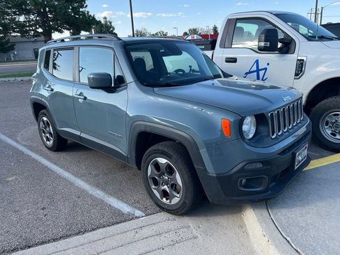 Used 2016 Jeep Renegade Latitude AWD/4WD image 1