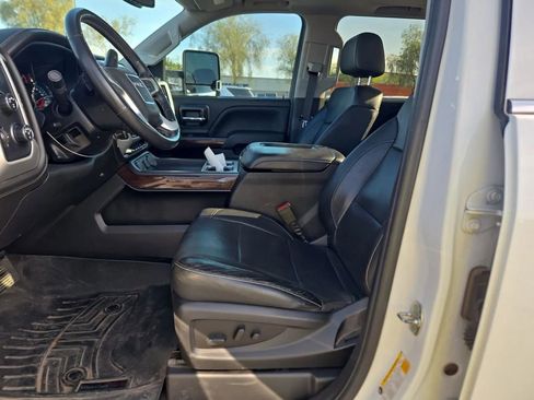 Used 2018 GMC Sierra 1500 SLT AWD/4WD image 9