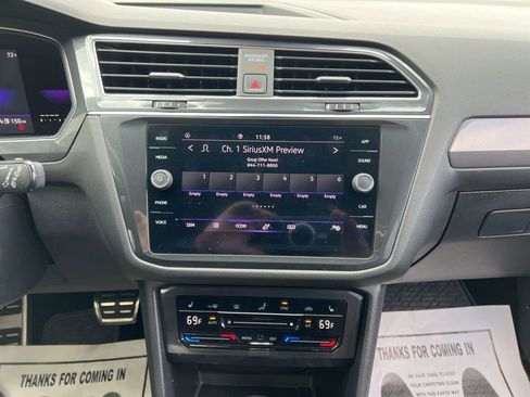 Used 2022 Volkswagen Tiguan SE R-Line image 21