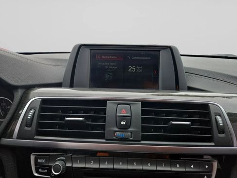 Used 2018 BMW 330i xDrive Sedan w/ Convenience Package AWD/4WD image 21