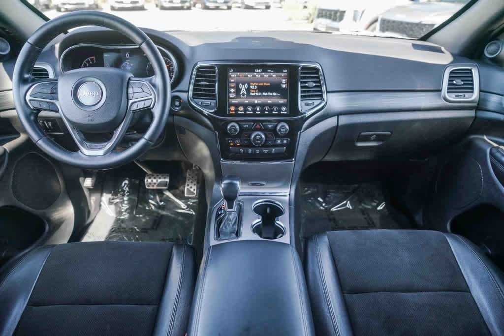 Used 2022 Jeep Grand Cherokee Laredo X RWD image 11