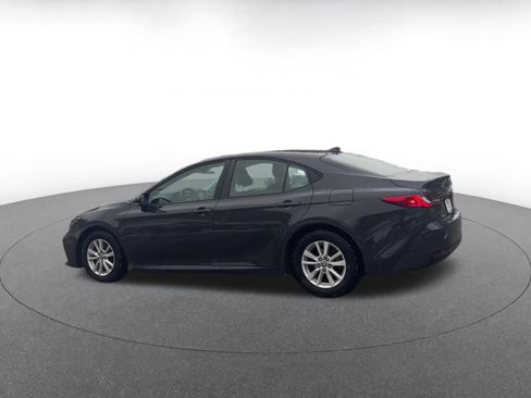 Used 2025 Toyota Camry LE image 10