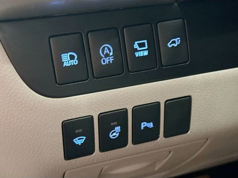 Used 2017 Toyota Highlander Limited Platinum image 11