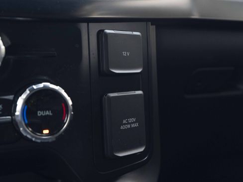 Used 2025 Ford F150 Lariat AWD/4WD image 31