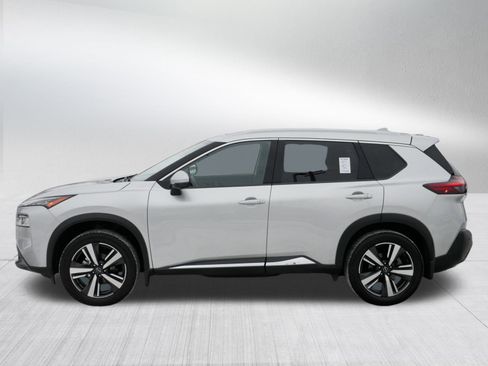 Used 2023 Nissan Rogue SL image 4