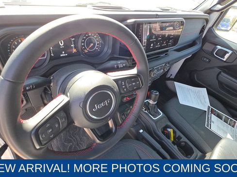 Used 2024 Jeep Gladiator Rubicon image 12