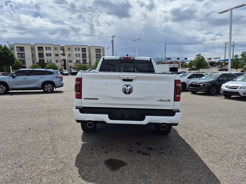 Used 2024 RAM 1500 Laramie AWD/4WD image 4