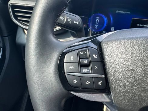 Used 2023 Ford Explorer Platinum w/ Technology Package AWD/4WD image 15