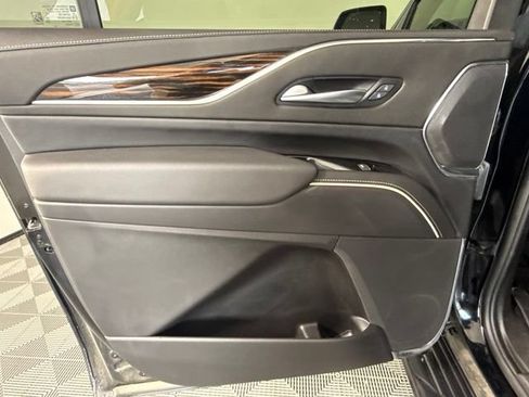Used 2024 Cadillac Escalade ESV Premium Luxury RWD image 29