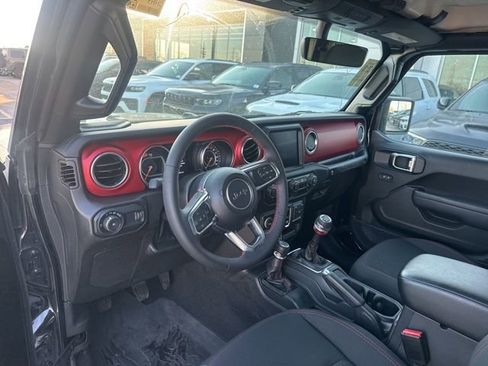 Used 2023 Jeep Wrangler Rubicon image 6