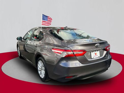 Used 2020 Toyota Camry LE image 6