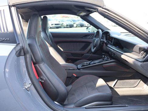 Certified 2025 Porsche 911 Targa 4 GTS AWD/4WD image 25
