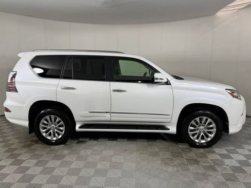 Used 2016 Lexus GX 460 w/ Premium Package AWD/4WD image 9