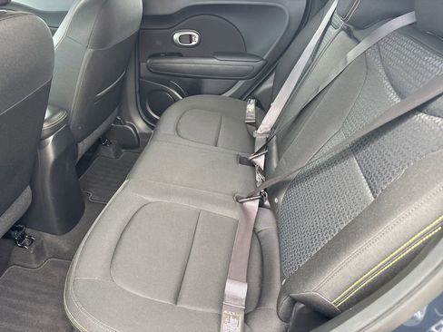 Used 2016 Kia Soul + FWD image 24