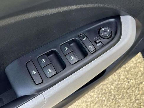 Certified 2024 Hyundai Venue SEL image 16