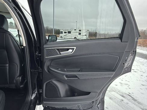 Used 2023 Ford Edge SEL image 19